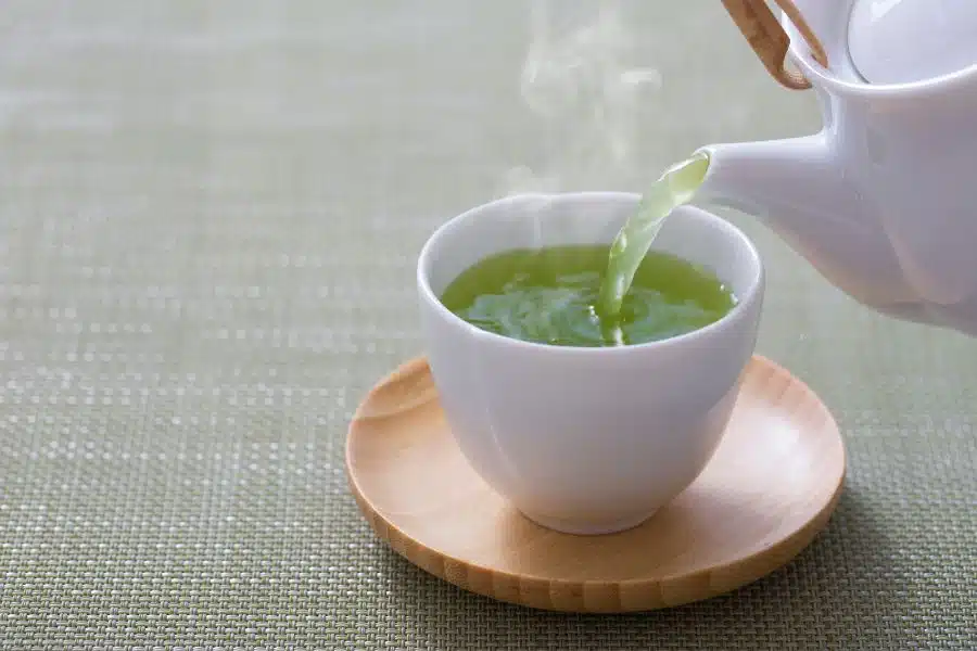 Some of the advantages of drinking green tea