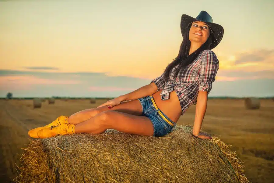 Western Cuties Guide to Chic Cowgirl Outfits