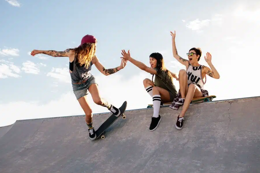 What are Skater Girl Outfits