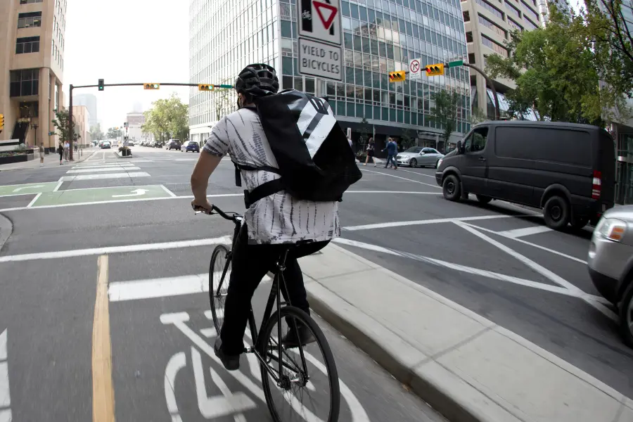 Reasons behind the popularity of best bike messenger bags