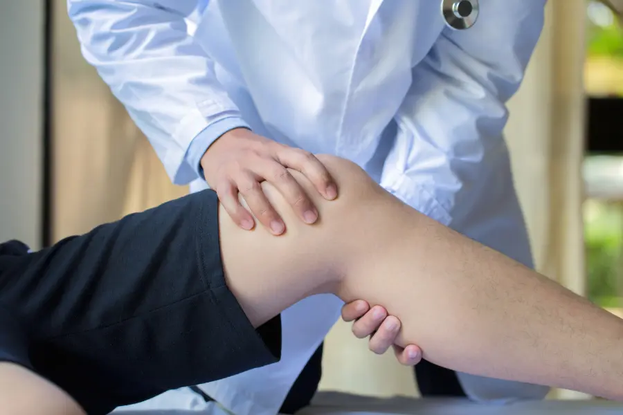 Knee Specialist in Omaha Can Help with These 5 Common Injuries