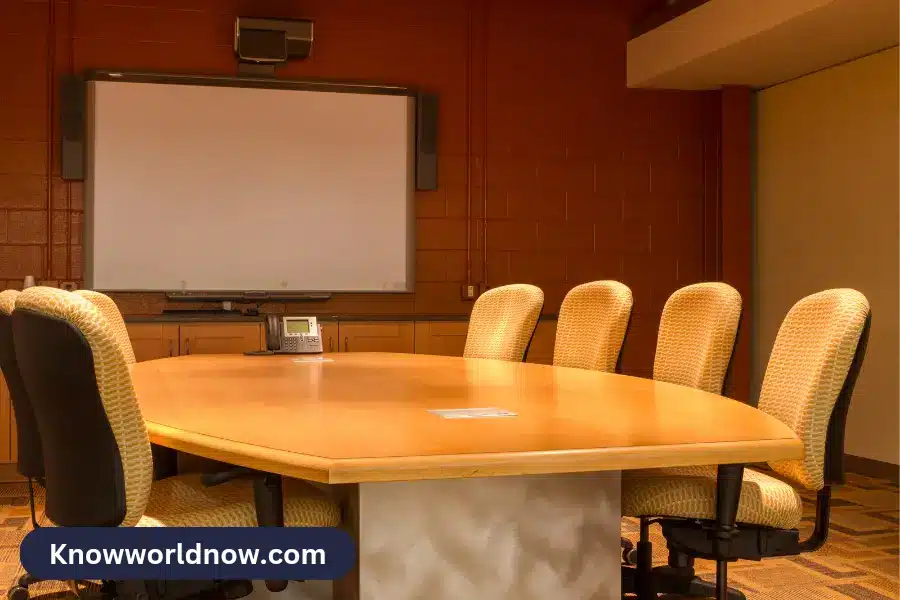 Top 4 Advantages A Beautiful Conference Table Can Bring To Your Office