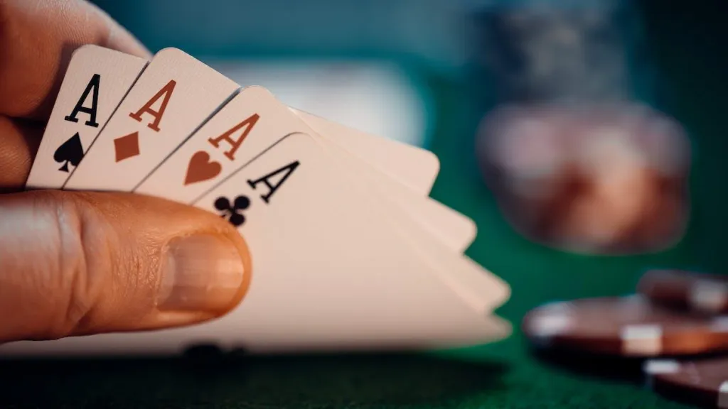 What makes Online Poker so Popular?