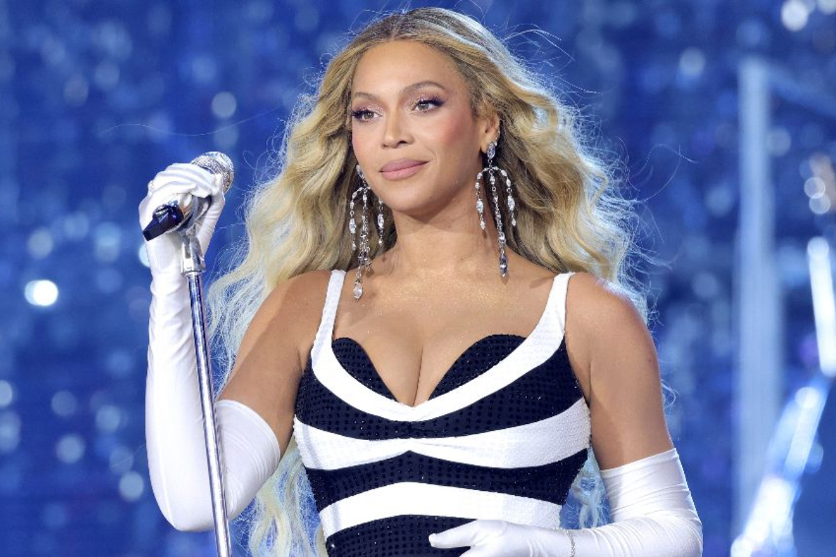 Beyoncé Electrifies Macy's Parade With Surprise Cameo