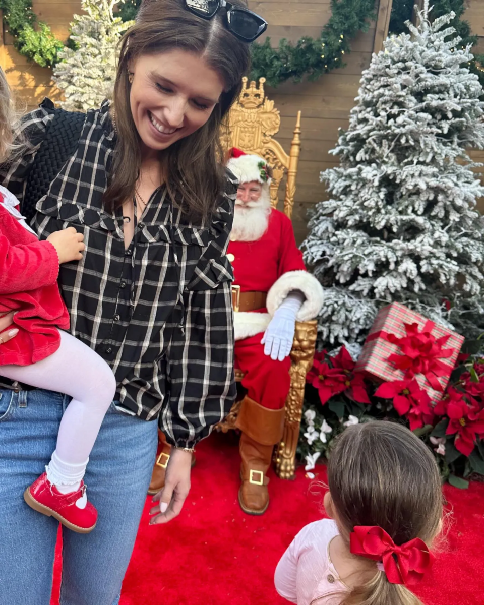 Stars' Kids Delight in Santa Encounters