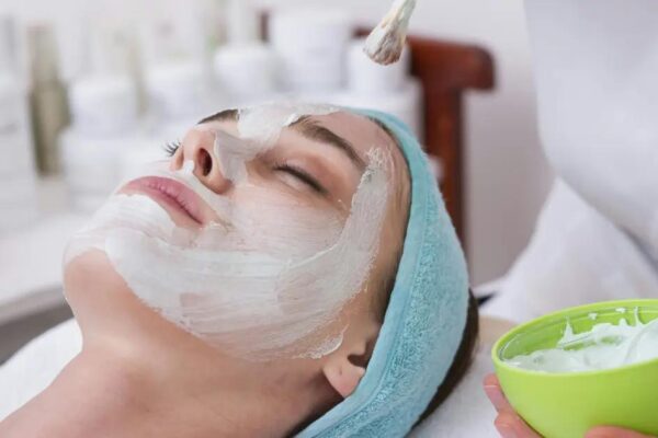 How Much to Tip for a Facial? 2024 Tipping Guide