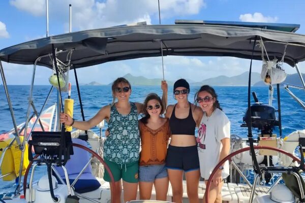 Coastal Sailing Tips: Safe Navigation Guide for Beginners