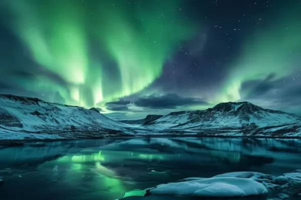 Best Time to Visit Iceland: Northern Lights & Summer Guide (2026)